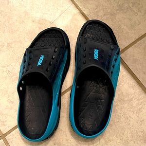 Perfect pair of Hoka Slides Men Size 7 Women size 9.